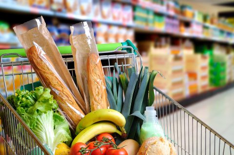 loose fruits and vegetables in a trolley