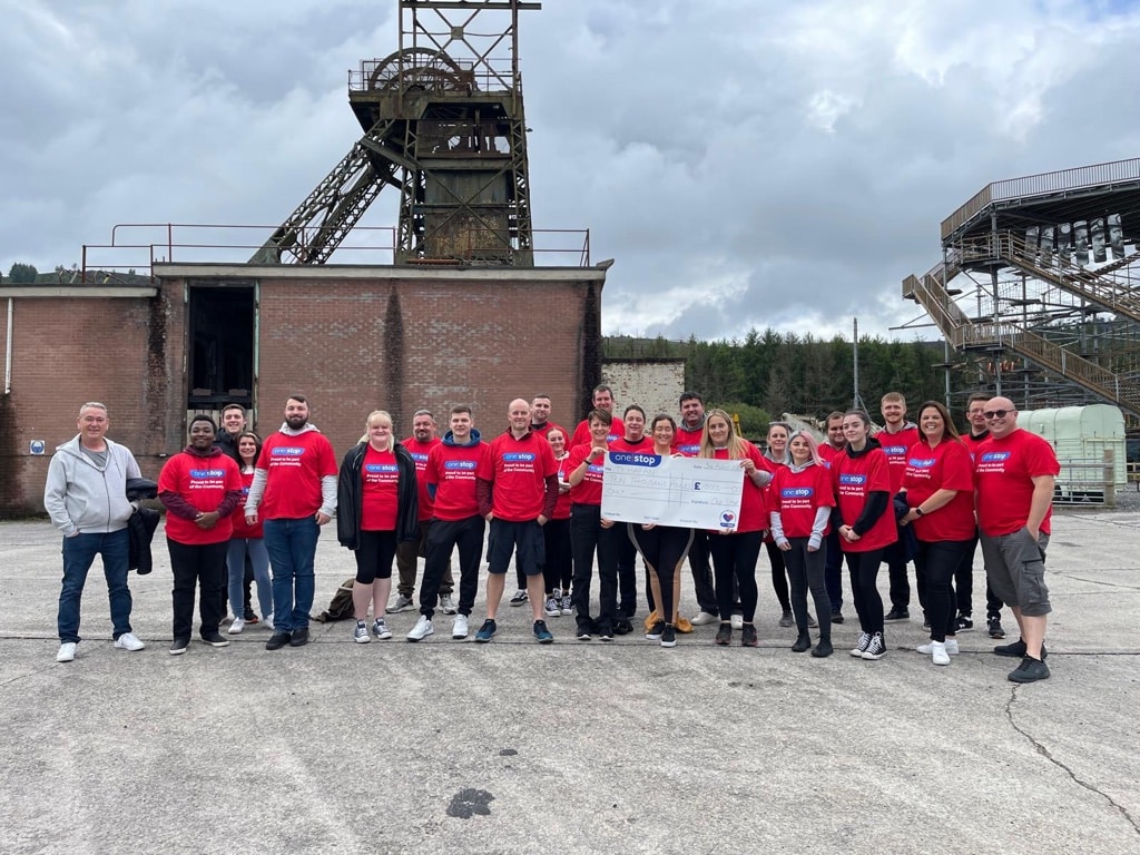 One Stop colleagues raise £200,000 for Tŷ Hafan children’s hospice
