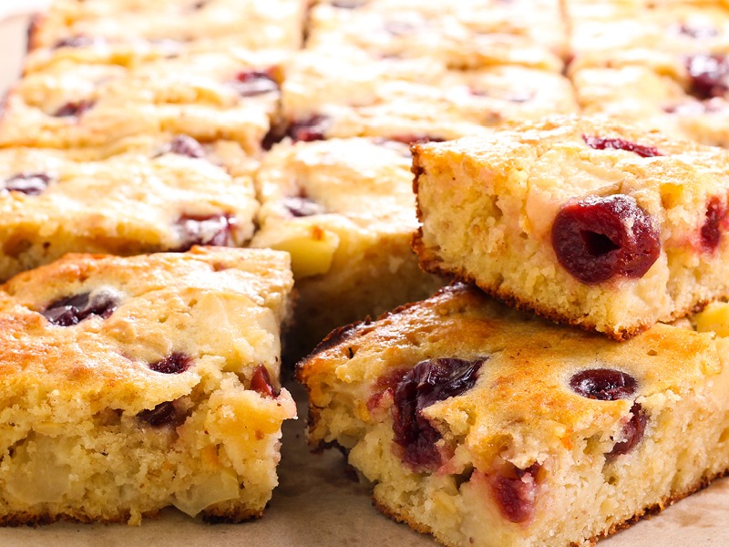 Berry and Yogurt Traybake