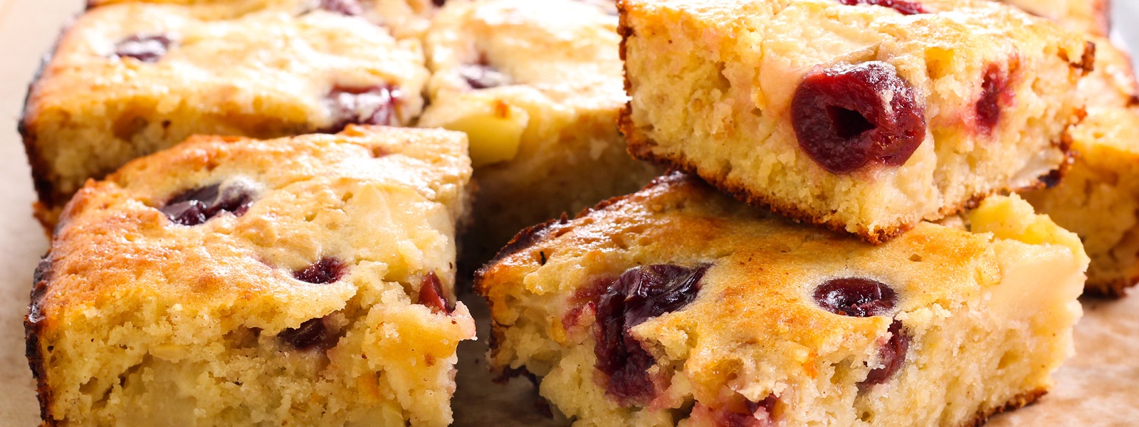 Berry and Yogurt Traybake