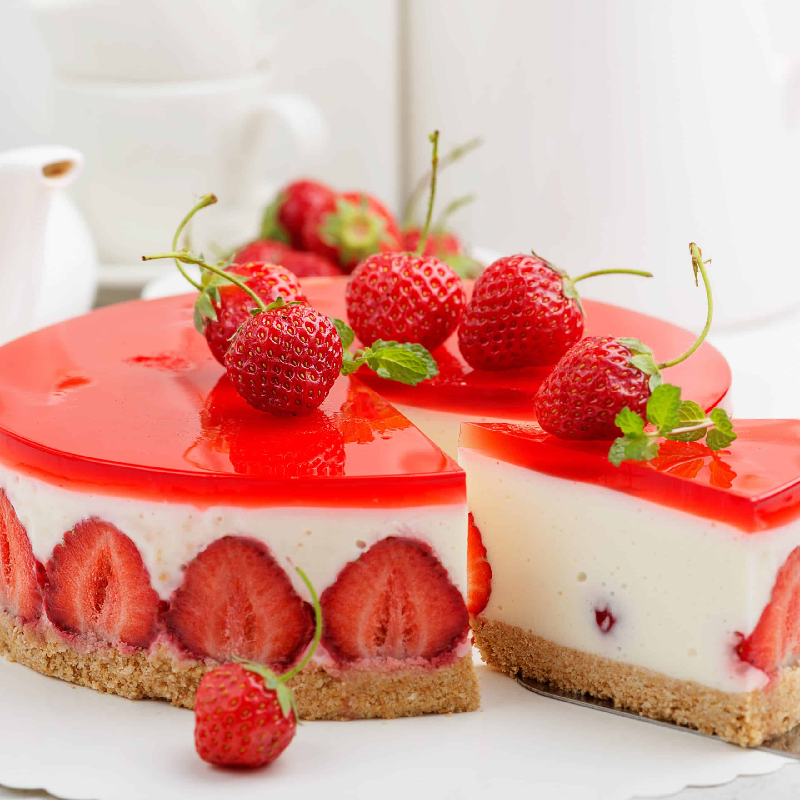 No Bake Vanilla and Strawberry Cheesecake