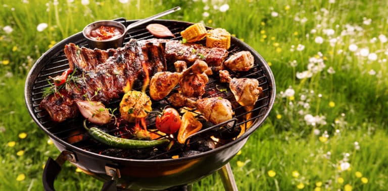 Spicy,Spare,Ribs,,Assorted,Veggies,And,Chicken,Drumsticks,Grilling,On